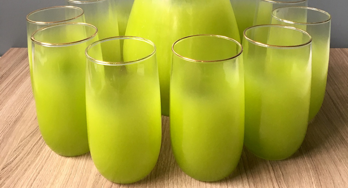 Blendo Pitcher and 6 Glasses Set 1950s to 1960s Lime Green Frosted Glass  Gold Rim West Virginia Glass Company. 