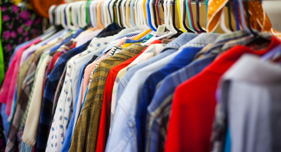 7 Tips for Buying Secondhand Clothes - Vintage Unscripted